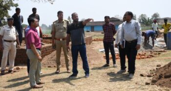 Balrampur Collector: Collector Vijay Dayaram K. reviewed the preparations for the Kisan Sammelan, gave necessary guidelines