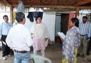 North Bastar Kanker: Collector inspected the socio-economic survey