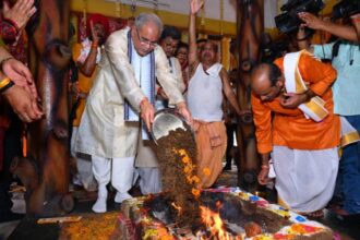 Shree Jagannath Rath Yatra: Chief Minister Bhupesh Baghel offered prayers on the occasion of the inauguration of the Rath Yatra at Jagannath Temple located in Gayatri Nagar