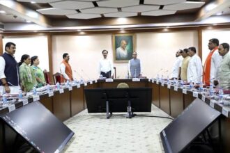 MP Cabinet Meeting: The meeting of the Council of Ministers started with the singing of Vande-Mataram under the chairmanship of the Chief Minister.