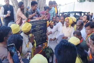 Jan Darshan Karyakarm: Chief Minister Shivraj performed bhoomi-pujan of the statue construction site of King Dalpat Shah