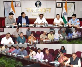 Preparation Meeting: Meeting held for the preparation of reception organized at Raj Bhavan on Independence Day