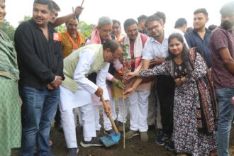 Tree Plantation: Chief Minister Shivraj Chouhan planted saplings of Peepal, Banyan and Karanj