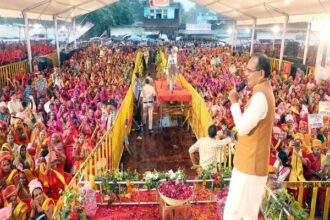 Ladli Bahana Sammelan: In the Ladli Bahana Sammelan, Chief Minister Chouhan ... inaugurated / performed Bhoomi Poojan of development works worth 159 crores