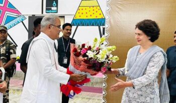 Priyanka Gandhi in CG: Priyanka Gandhi reached Raipur… CM Baghel, Deputy CM gave grand welcome at Mana Airport…