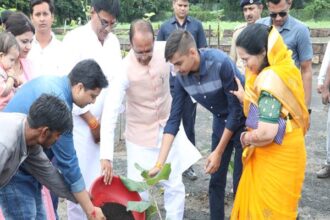 Tree Plantation: Karate players planted saplings along with Chief Minister Shivraj Chauhan