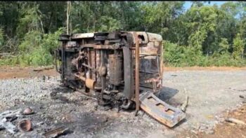 NAXALI KARTUT: Big news from Sukma…! Vehicles were set on fire…4 villagers were killed in the east…see VIDEO