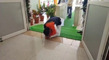 CG Assembly: First day of assembly in diverse form…! Someone kissed the door frame and someone performed Aarti…see VIDEO