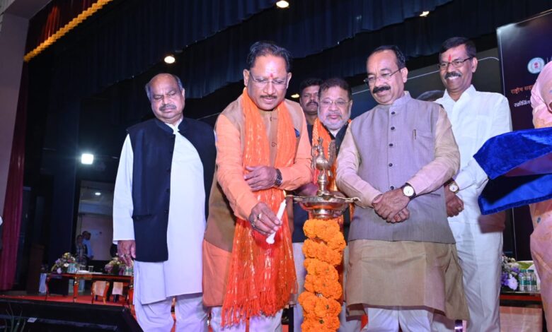 National Road Safety Short Film Festival: Chief Minister Vishnu Dev Sai reached the venue of National Road Safety Short Film Festival organized in the capital Raipur.